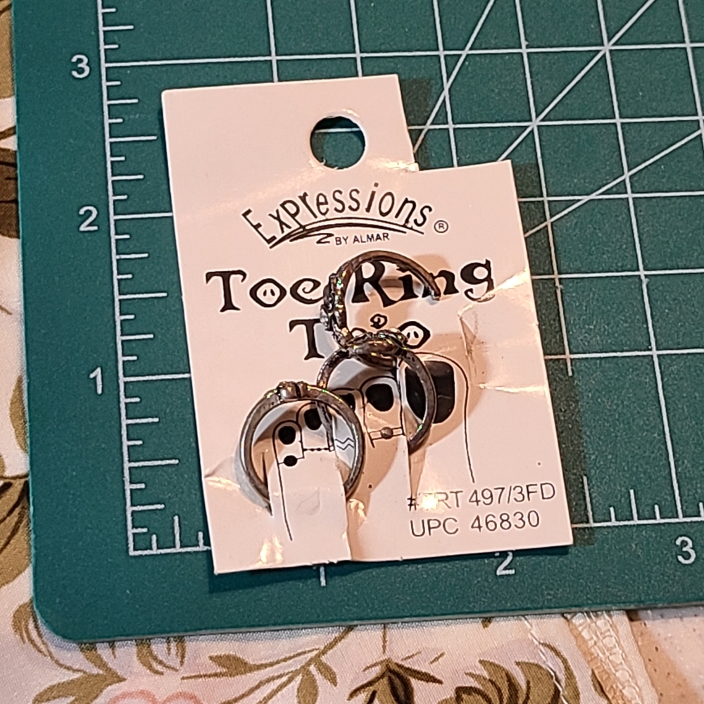 Vintage Silver Toe Rings Set - Picture 9 of 10